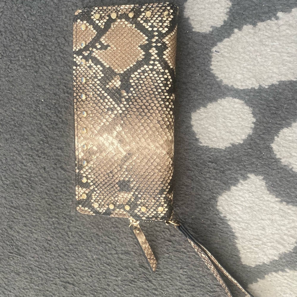 New Faux Leather Snake Print Zip Around Wristlet Wallet - Metallic accents